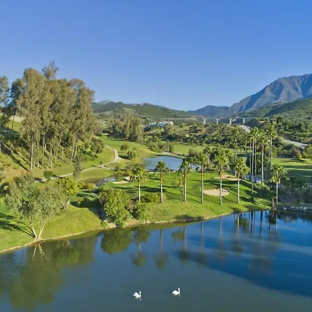 Stylish Lagoon For 4